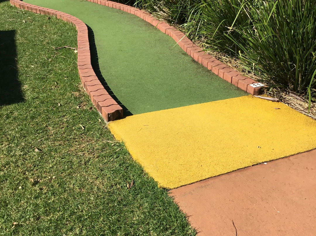 Port Macquarie Driving Range and Mini Golf-麦克夸利港必去景点