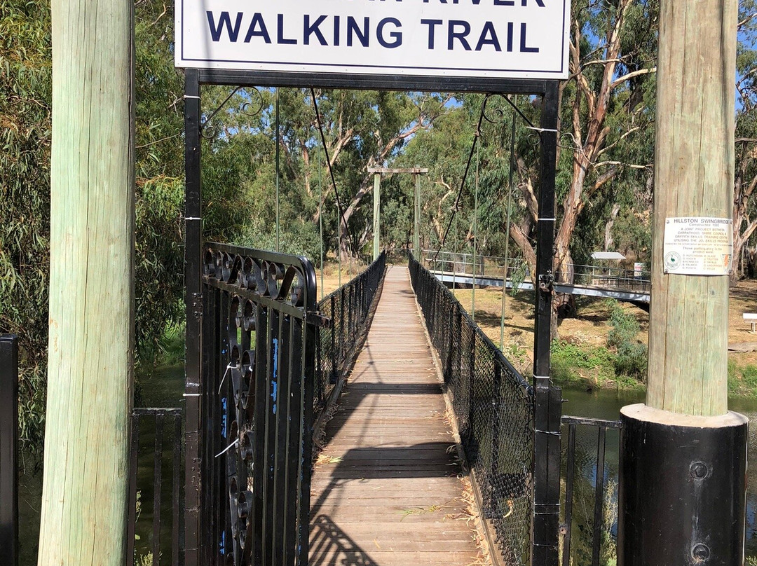 Lachlan River Swing Bridge景点图片