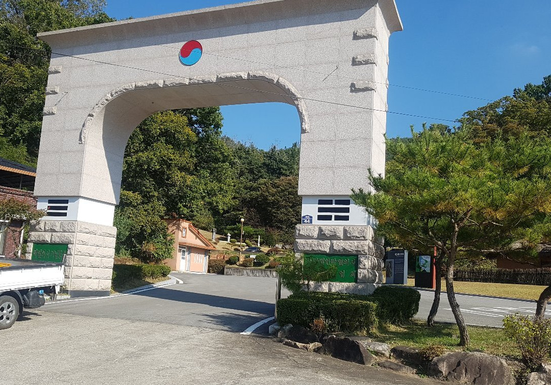 Patriot Park Yeol Memorial Hall-闻庆市必去景点