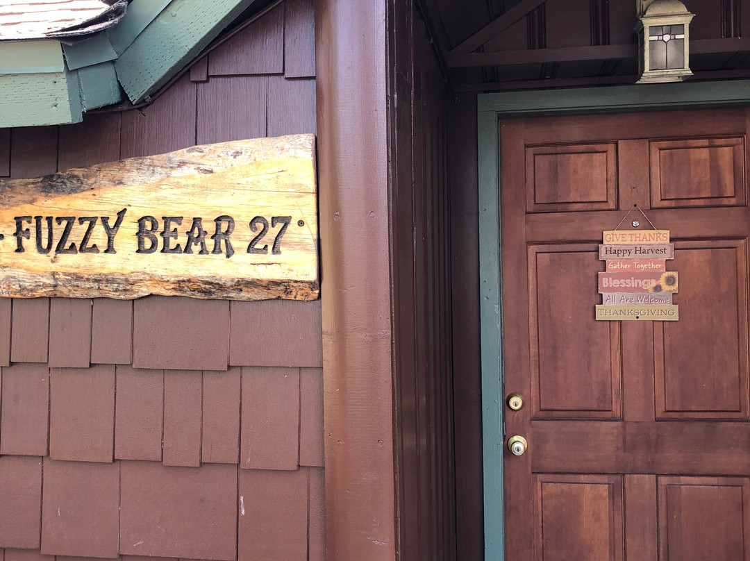 Golden Bear Cottages主图