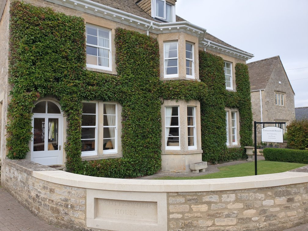 Cotteswold House主图
