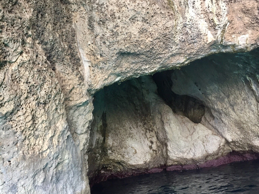 Red Grotta景点图片