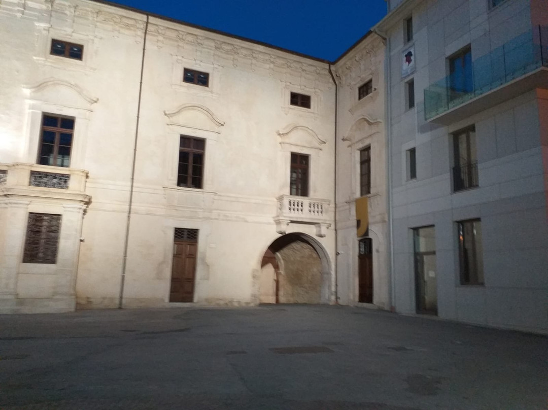 Palazzo Ardinghelli-拉奎拉必去景点