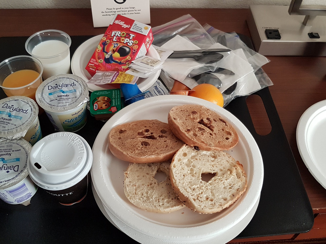 Lakeview Inns & Suites - Brandon主图