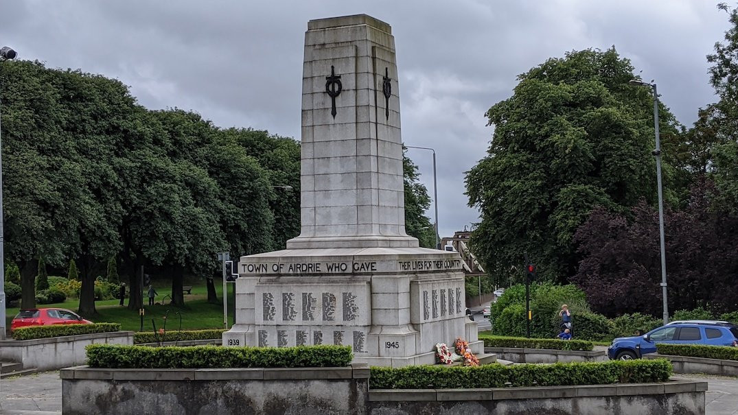 Airdrie Cenotaph War Memorial景点图片