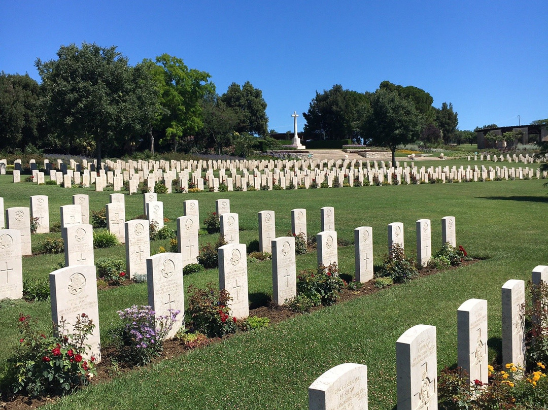 Sangro River War Cemetery景点图片