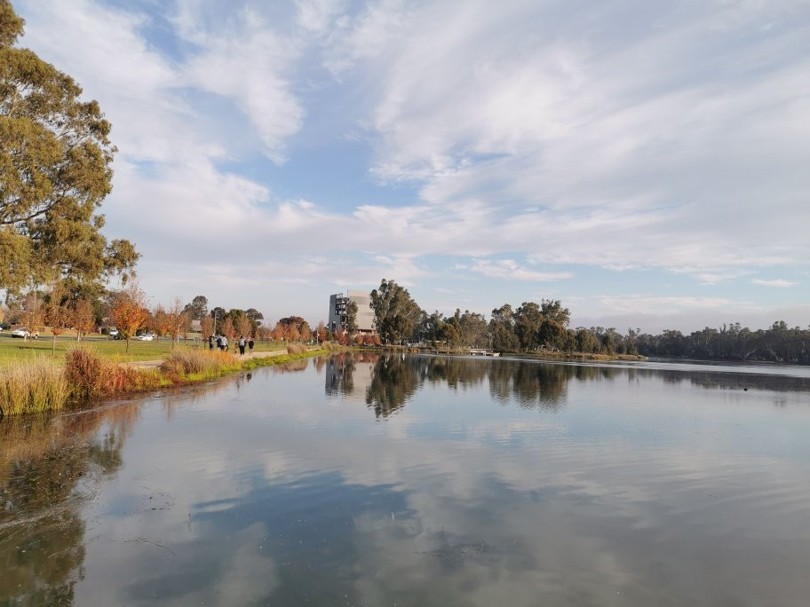 Victoria Park Lake景点图片