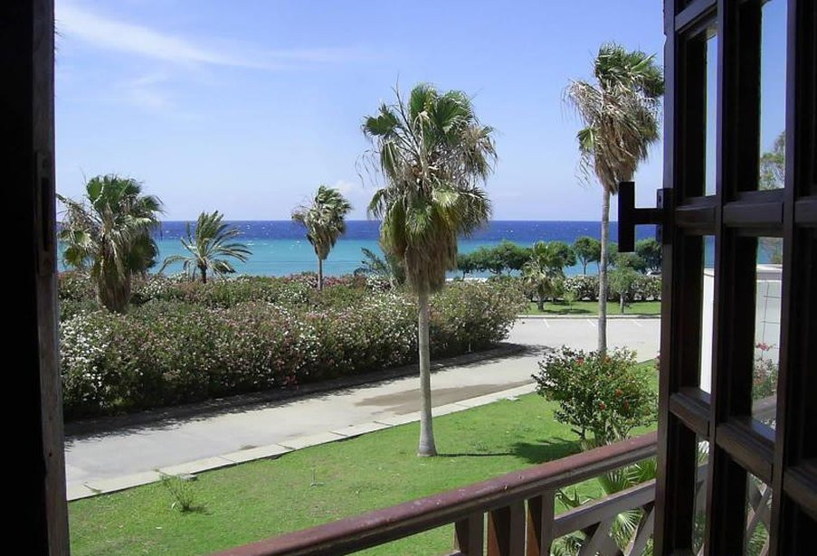 居泽尔亚丽俱乐部酒店主图