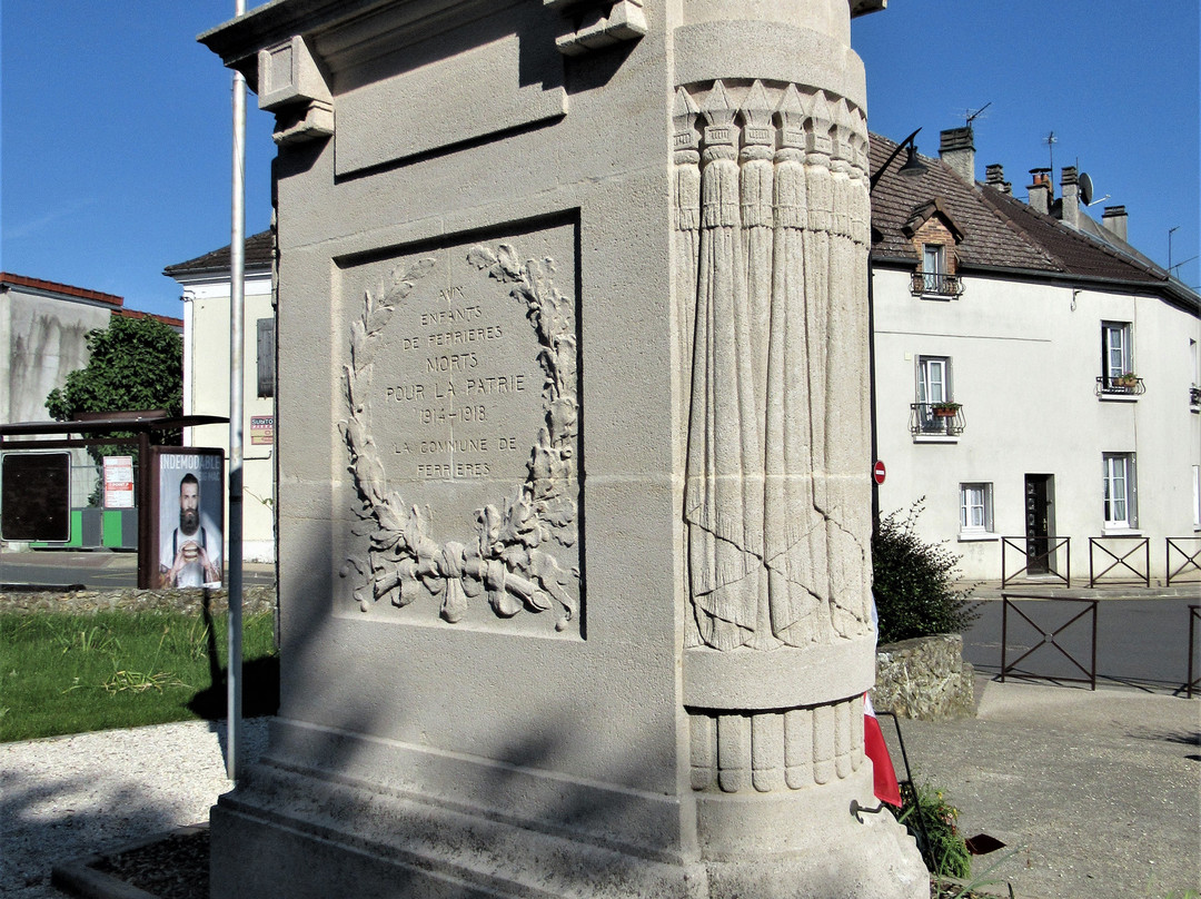 Monument communal景点图片