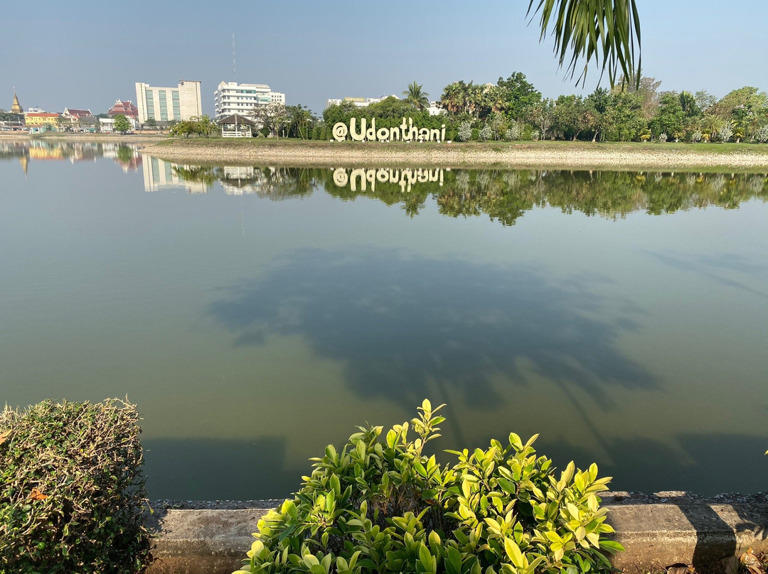 Nong Prajak Public Park景点图片