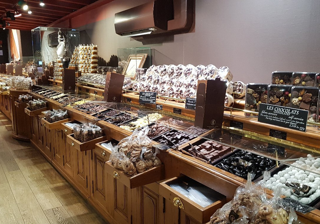 chocolaterie Larnicol-孔卡尔诺必去景点