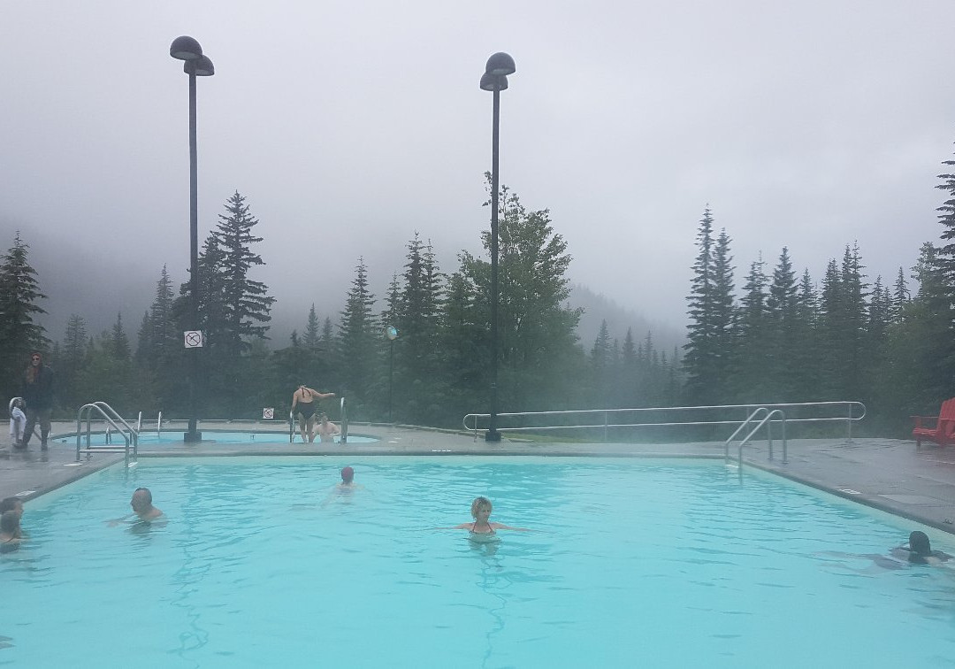 梅耶特温泉-兴顿必去景点