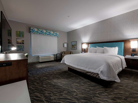 邓肯维尔欢朋套房酒店主图