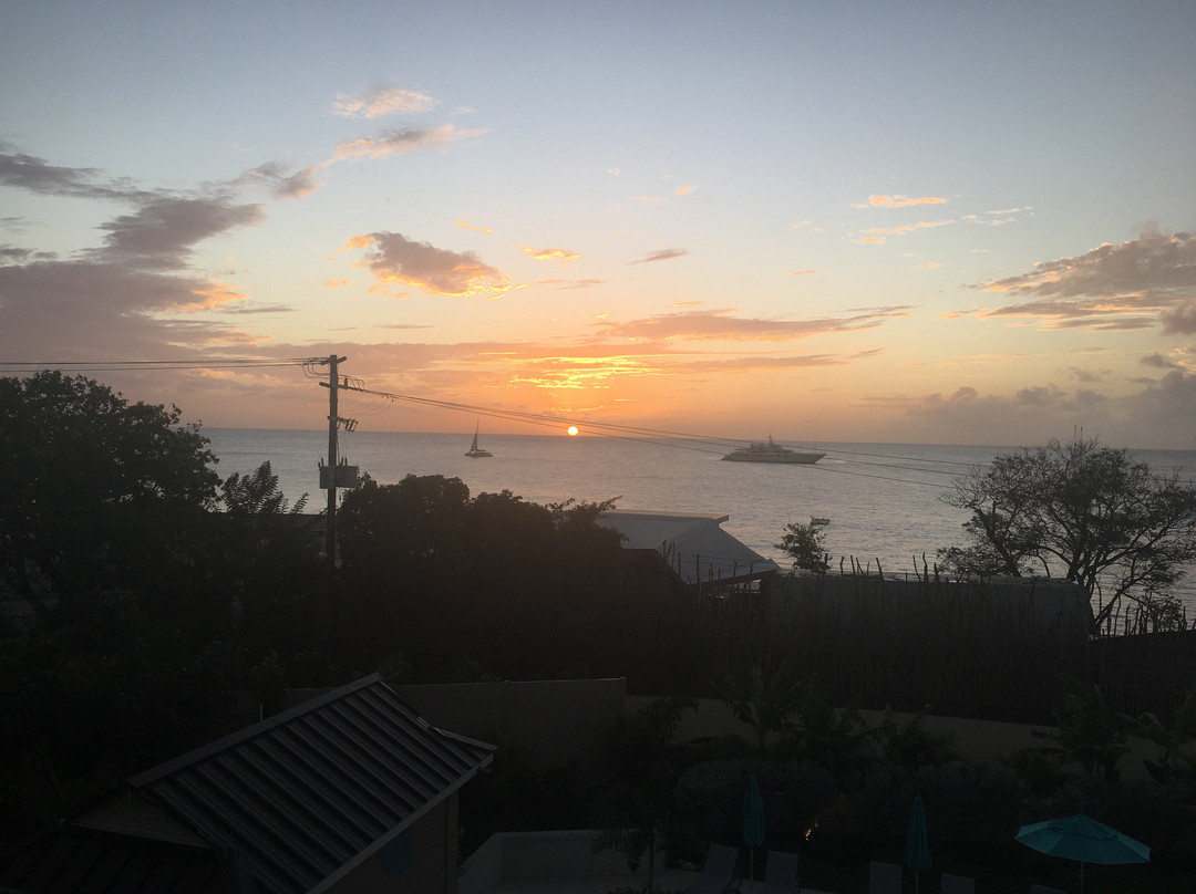 Villas & Suites at Beach View主图