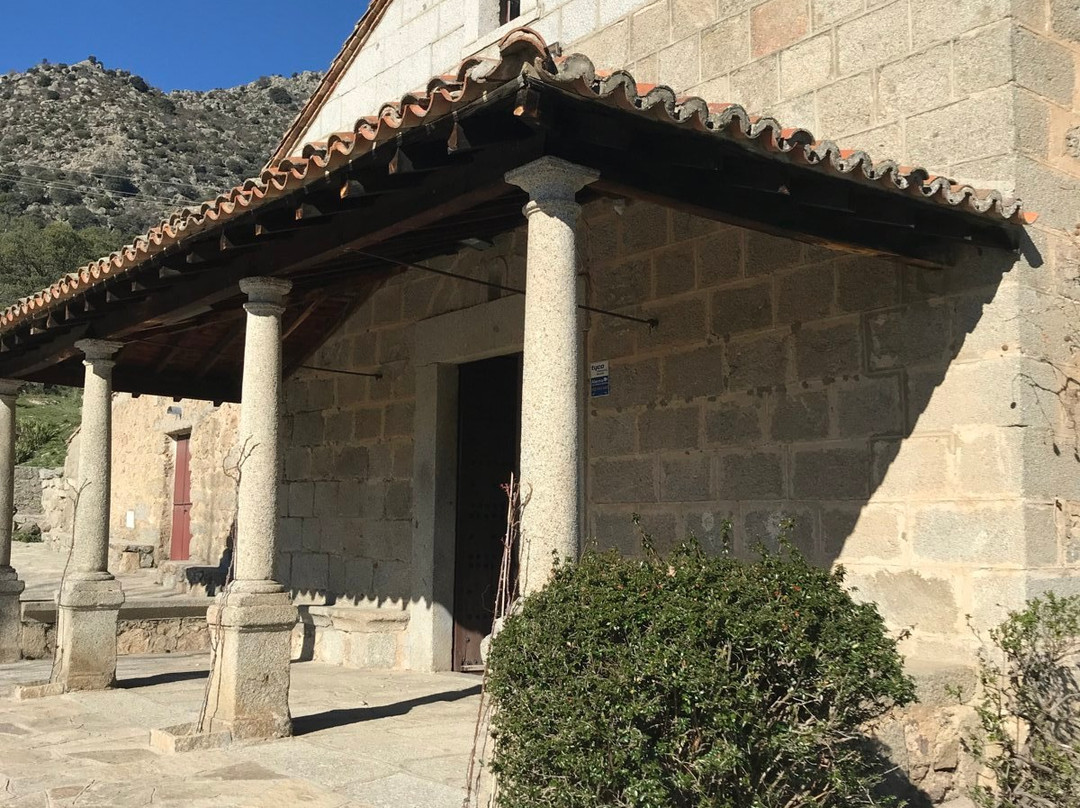 Ermita de Nuetra Senora de Navahonda-Robledo de Chavela必去景点