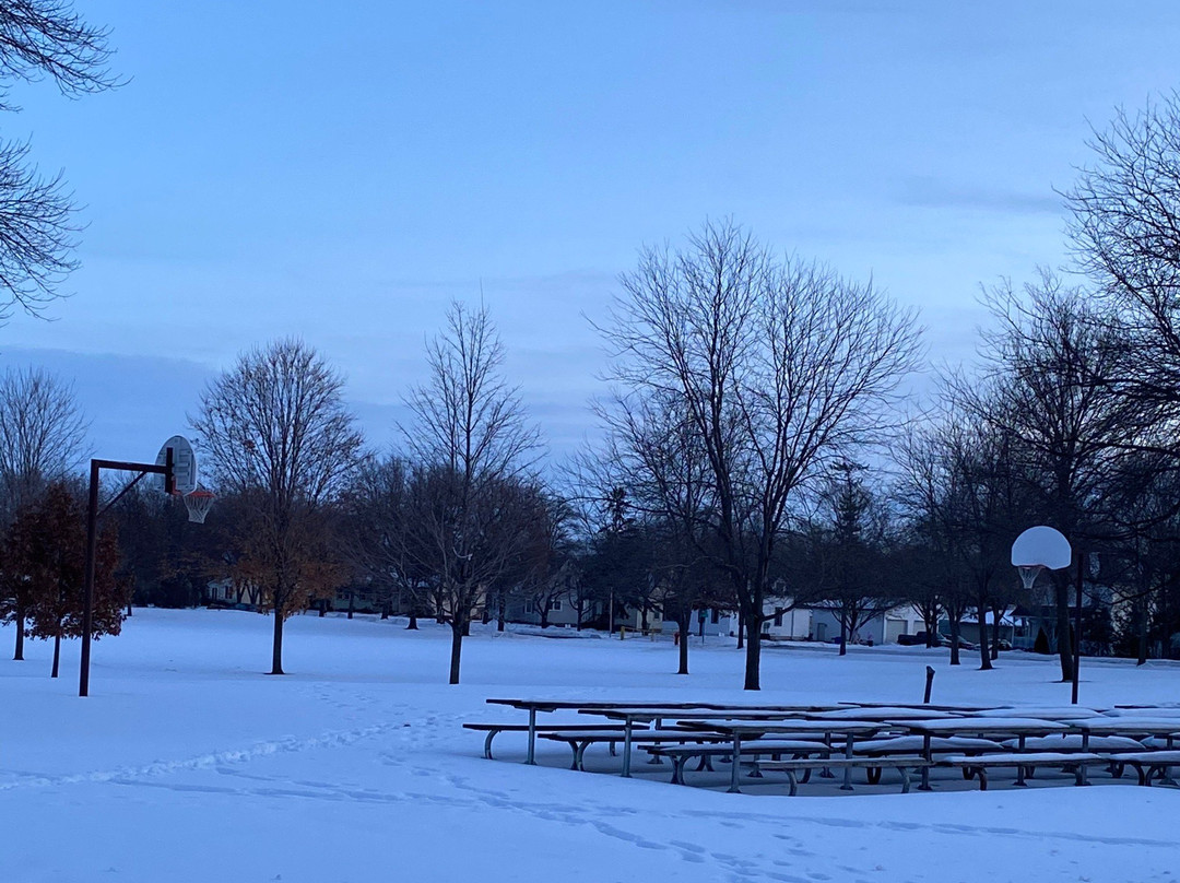 Minnesota Square Park景点图片