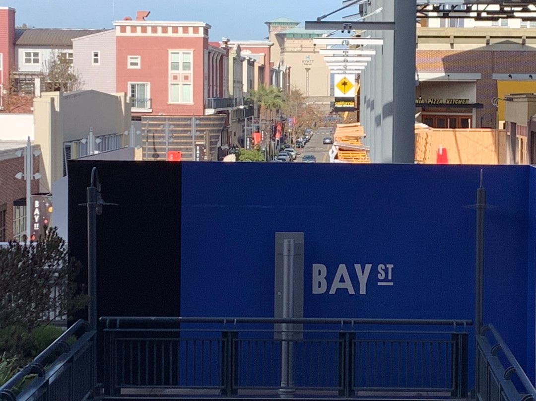 Bay Street-埃默里维尔必去景点