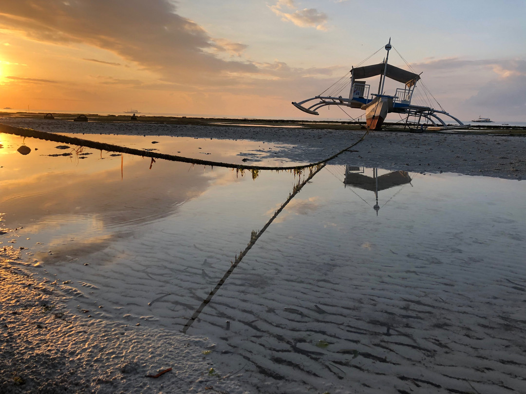 潜水穿越度假酒店主图