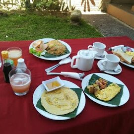 OYO 992 Semilir Senggigi Inn主图