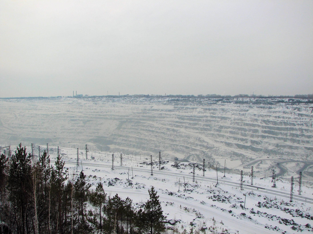 Asbestos Pit. Observation Deck-Asbest必去景点
