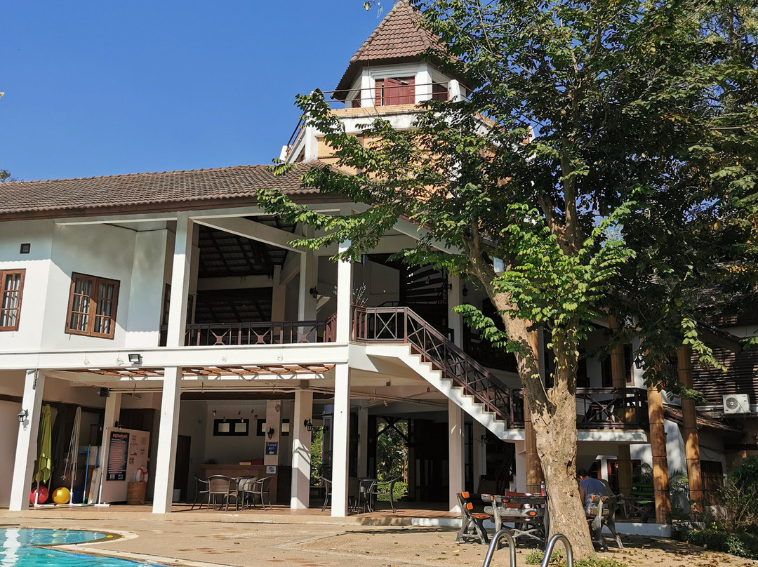 雷克斯桂河渡假酒店主图