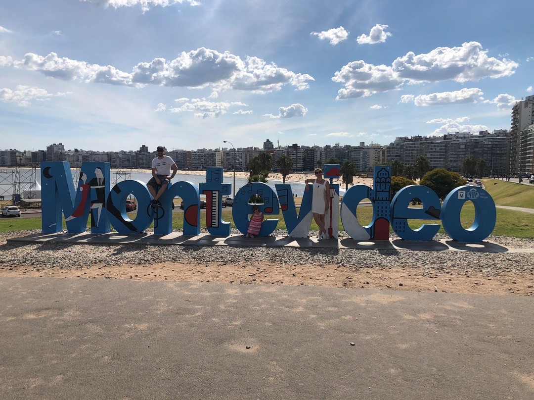 Montevideo Sign景点图片