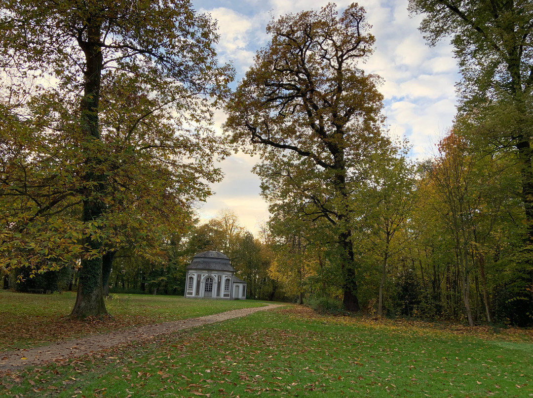 Jagdschloss Falkenlust景点图片