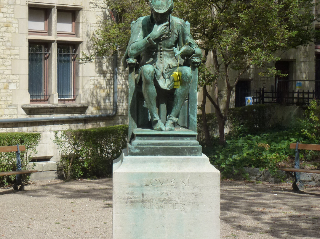 Statue de Louis XI景点图片