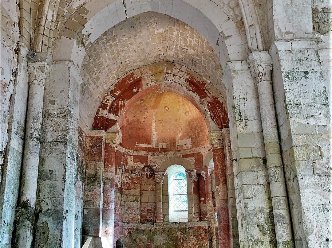 Sanctuaire Carolingien-Cravant-les-Coteaux必去景点