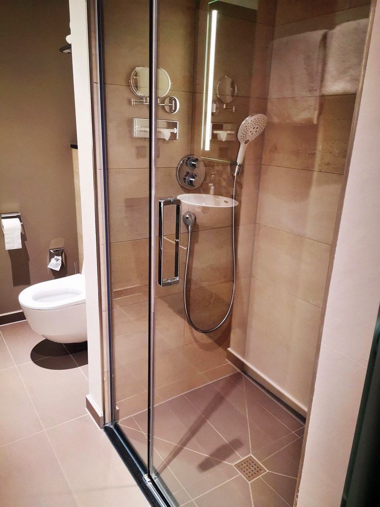 Leonardo Hotel Bad Kreuznach-浴室