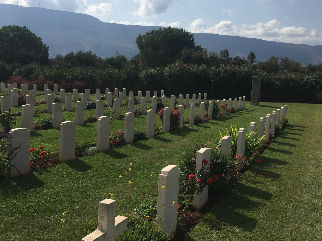 Souda Bay War Cemetery景点图片