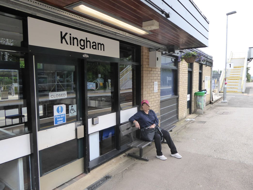 Kingham Railway Station景点图片