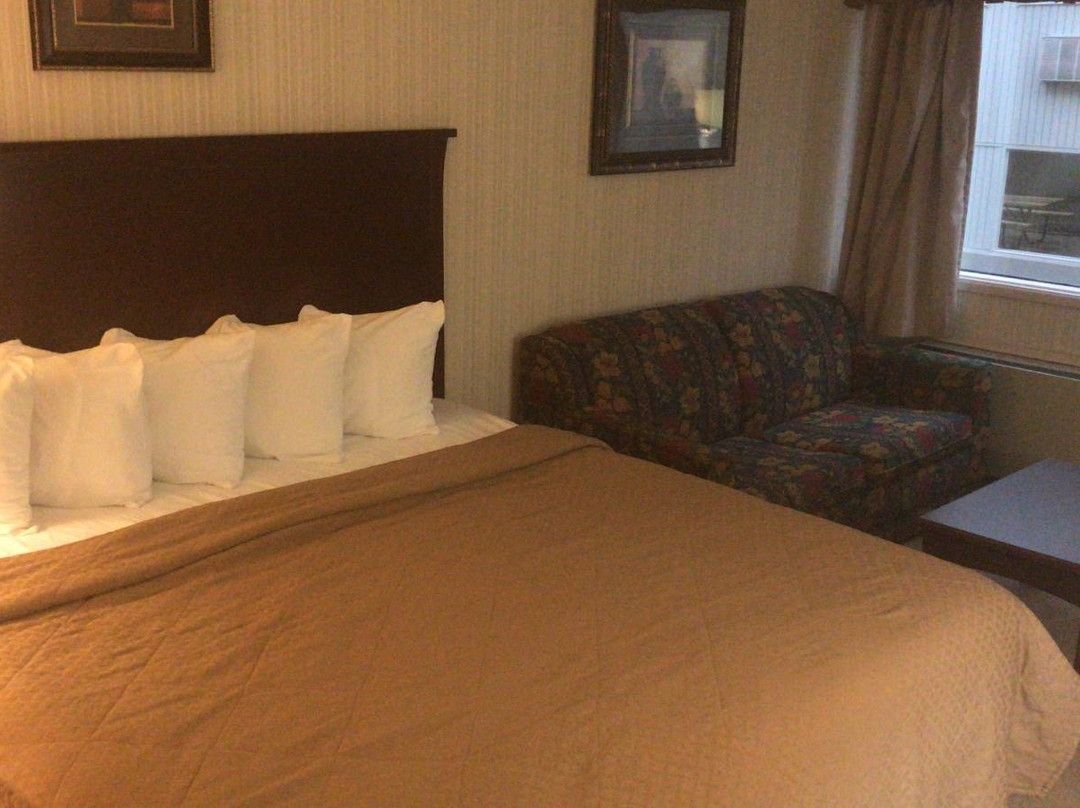 Quality Inn & Conference Centre主图