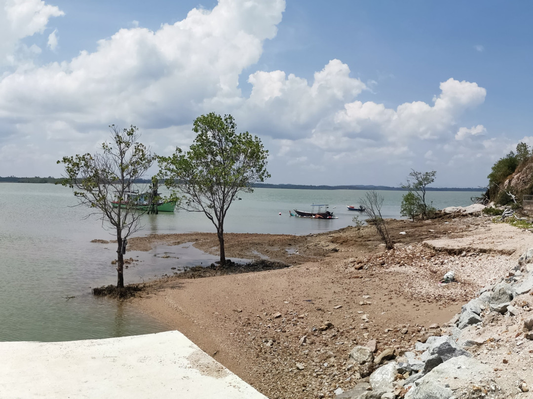 Pantai Penyabung景点图片