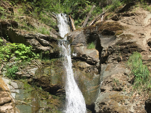 Evelyn Falls Trail-Anglemont必去景点