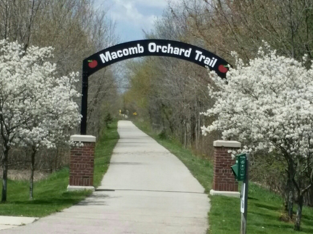 Macomb Orchard Trail景点图片