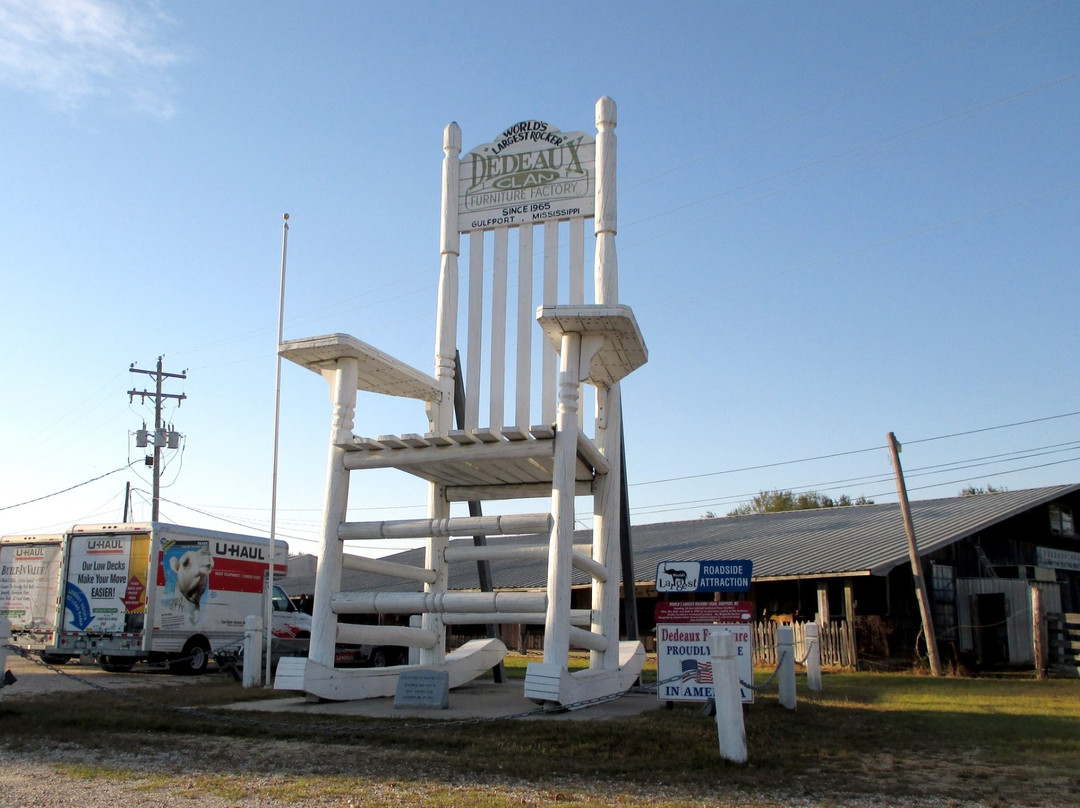 World's "Largest Rocker"景点图片