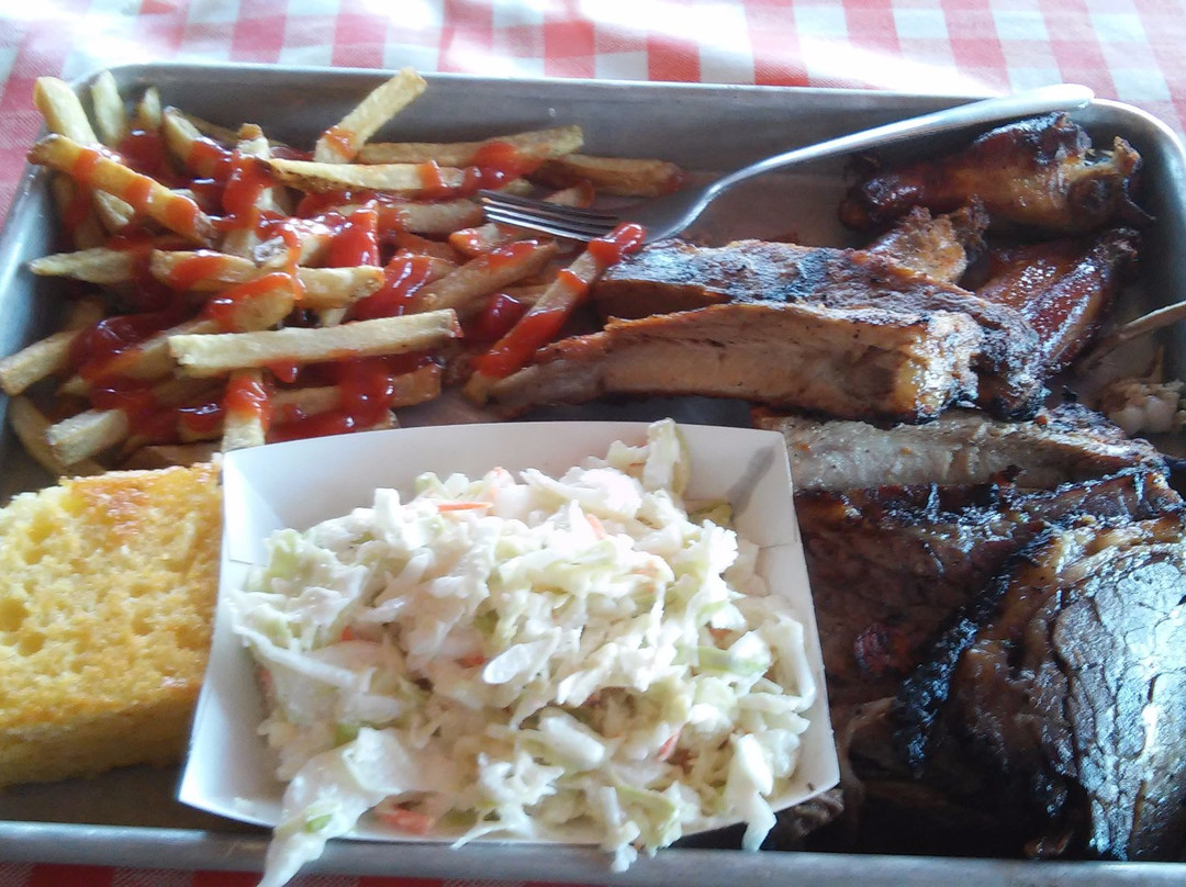 Pipeline Smokehouse and bar-West Olive必去景点