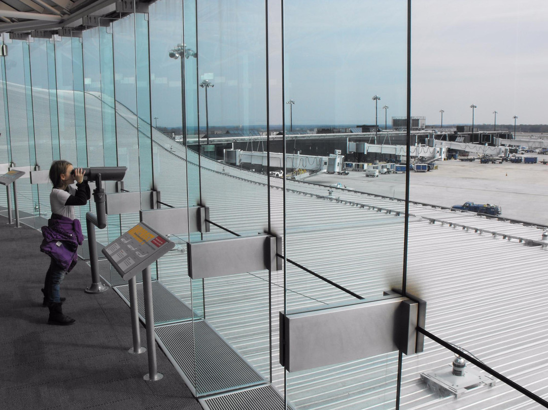 The Observation Gallery at BWI Marshall景点图片