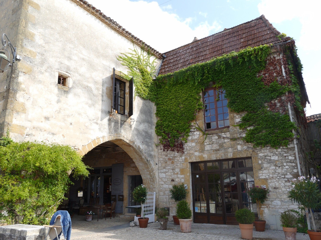 Monpazier Town Hall景点图片