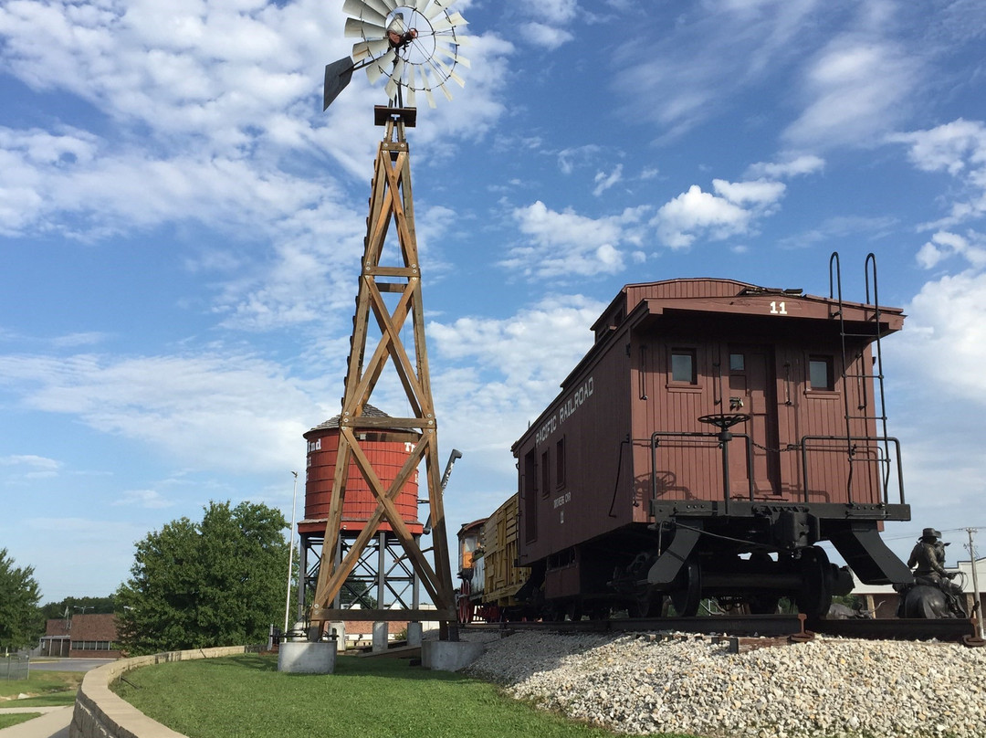 Trails End Monument-锡代利亚必去景点