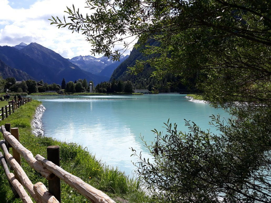Lago di Brusson景点图片