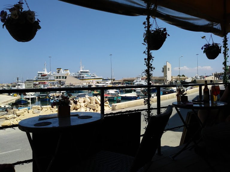 Il Luzzu bar gozo-Mgarr必去景点