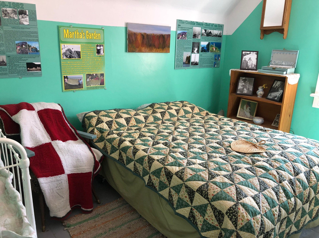 Flowerpot Island Lighthouse-托伯莫里必去景点