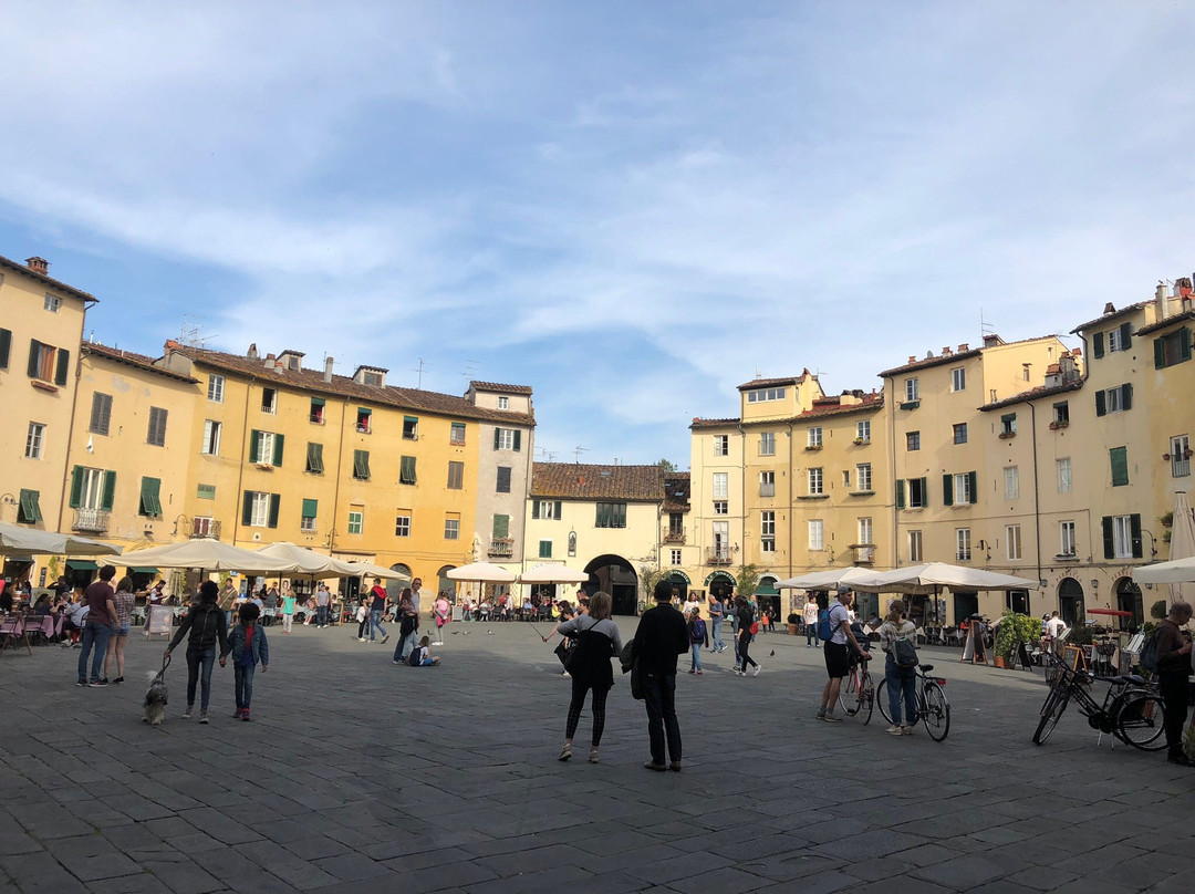 Piazza Anfiteatro景点图片