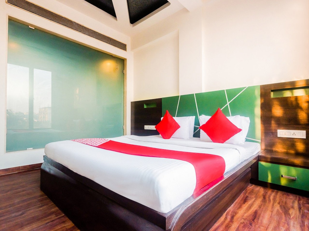 OYO 5699 Hotel Monarch Boutique主图