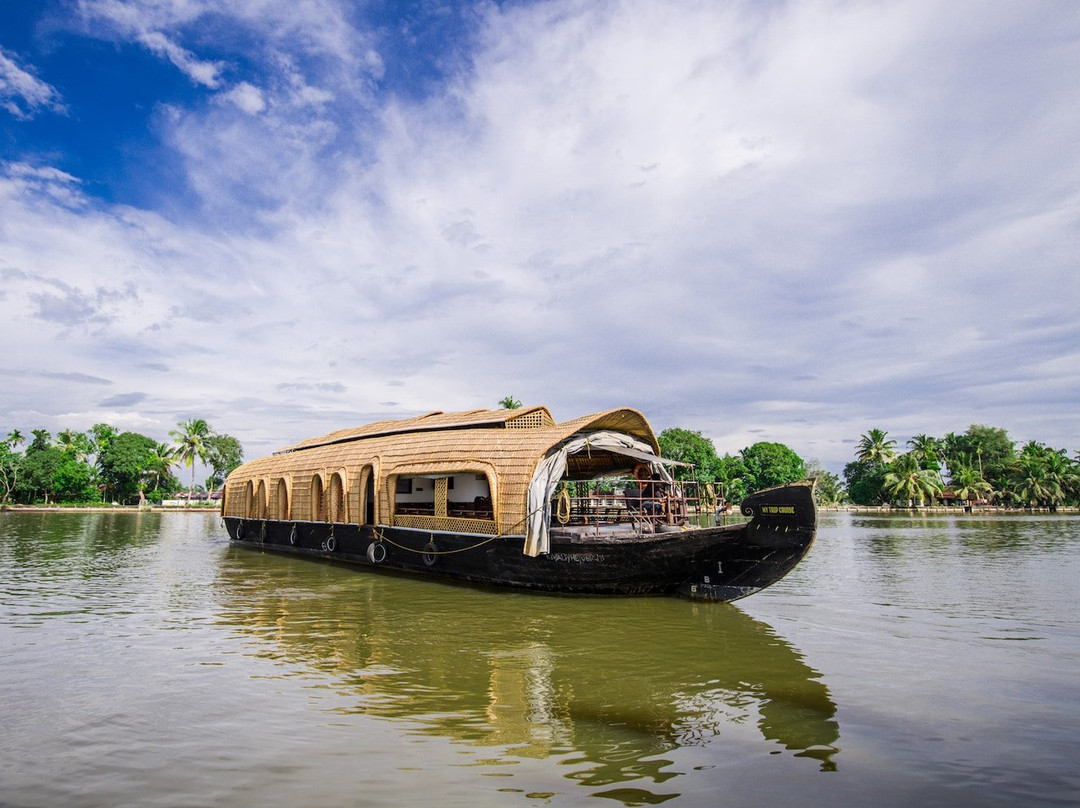 OYO 24271 Houseboat My Trip 2bhk主图