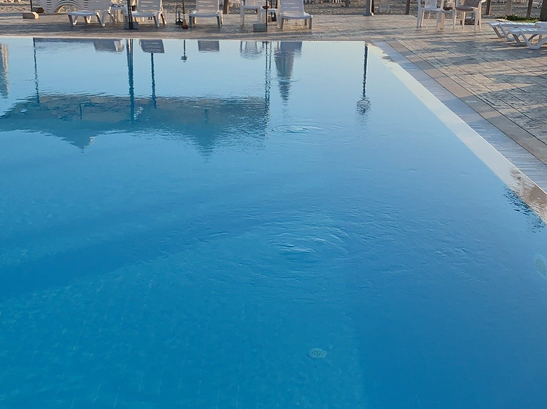 Rest House Tyr Hotel & Resort主图