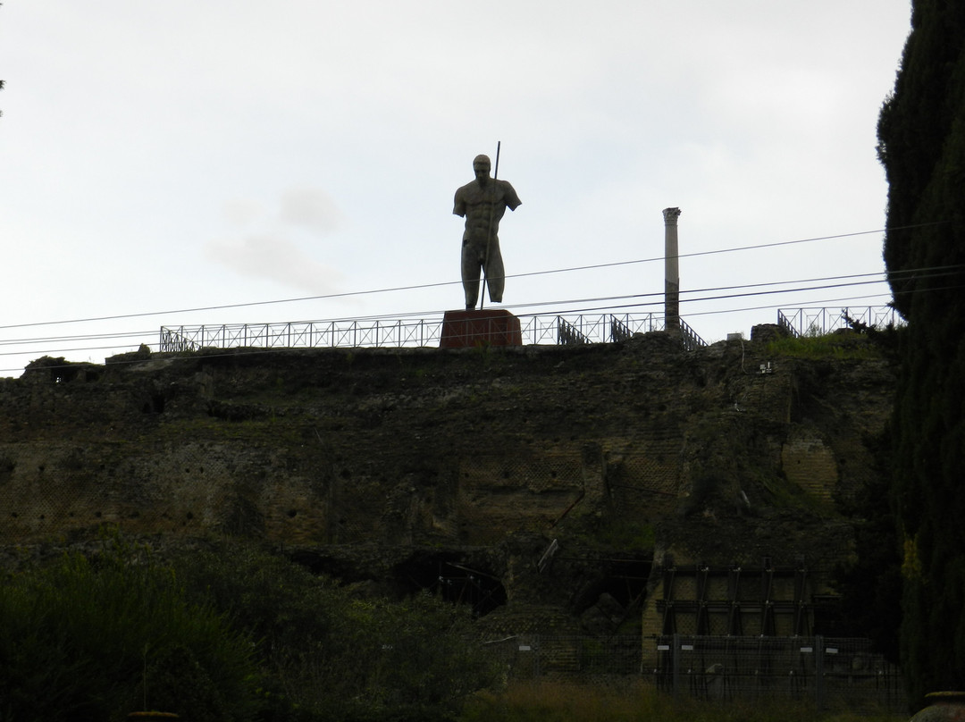 Sculture Monumentali di Igor Mitoraj-庞贝必去景点