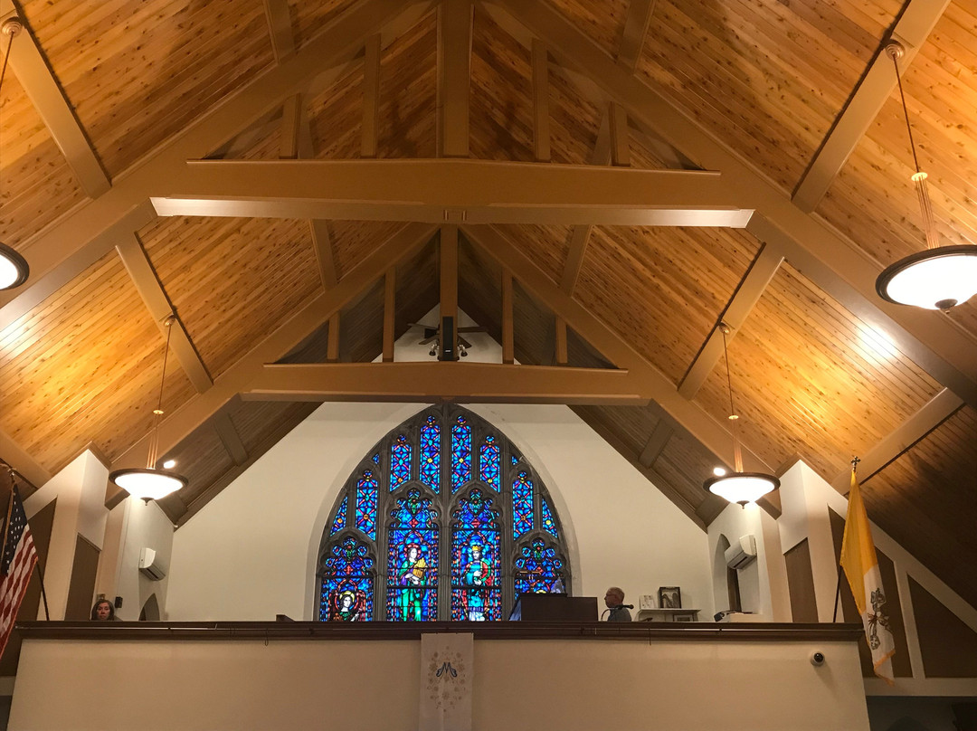 St. Edmond's Catholic Church-里霍博斯比奇必去景点